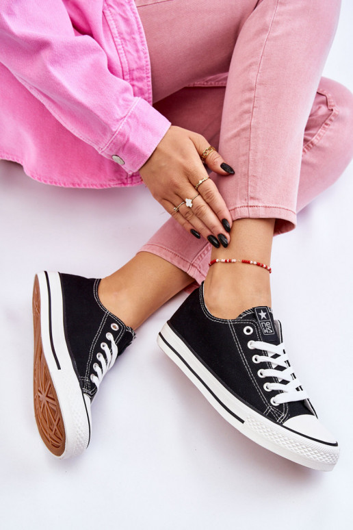 Klassiek model vrijetijdsschoenen in de kleur zwart met witte zool Ecoma