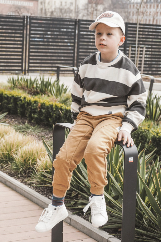 Klassische Freizeitschuhe für Kinder mit der Sohle Big Star LL374002 in Weiß Klassische Freizeitschuhe für Kinder mit der Sohle Big Star LL374002 in Weiß