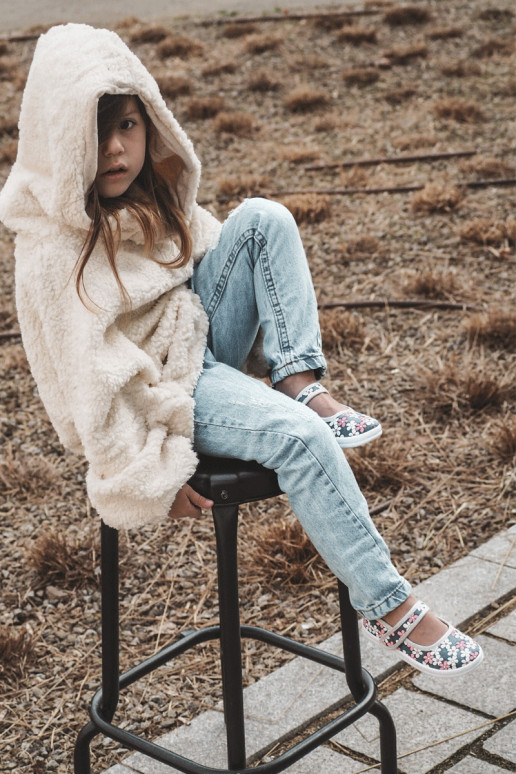 Kinderballerina's met bloemmotieven in de blauwgrijze kleur Noah