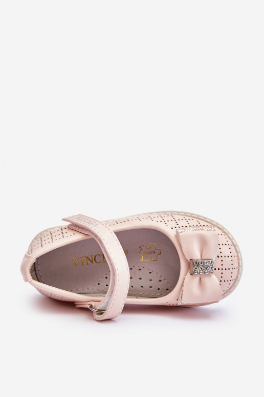 Belles ballerines pour enfants avec un ruban rose Halle Belles ballerines pour enfants avec un ruban rose Halle