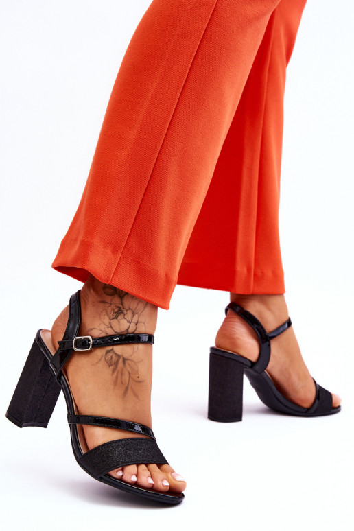 avec brillance Élégantes sandales à talons hauts de couleur noire Alicia avec brillance Élégantes sandales à talons hauts de couleur noire Alicia