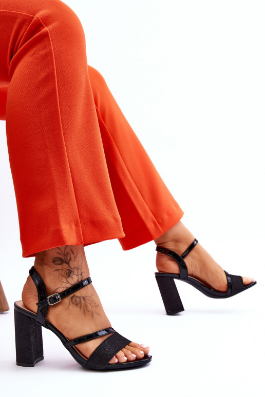 avec brillance Élégantes sandales à talons hauts de couleur noire Alicia avec brillance Élégantes sandales à talons hauts de couleur noire Alicia