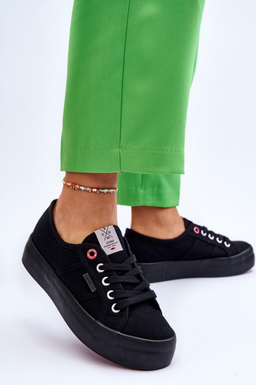 Damesschoenen met een platform Cross Jeans LL2R4039 zwarte kleur
