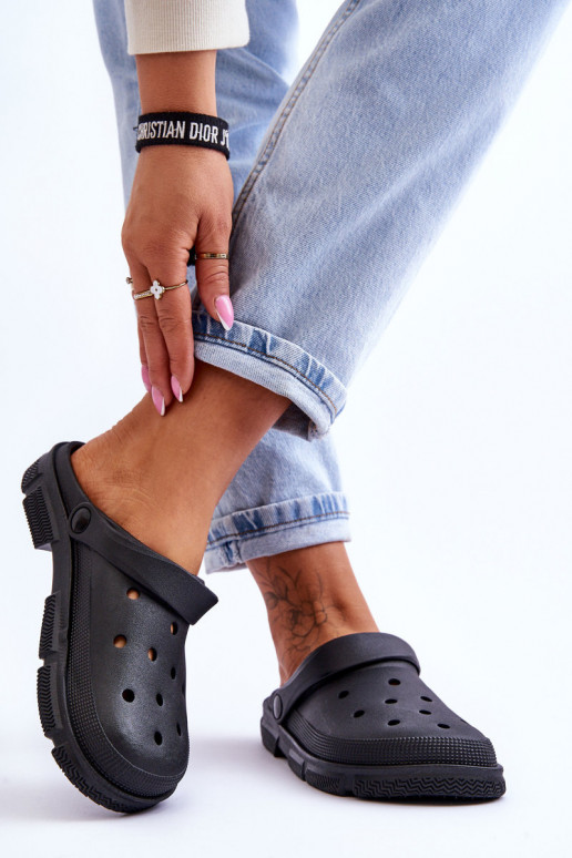 Lichte pantoffels in de zwarte kleur Rabios