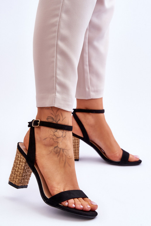 Sandales en daim couleur noir Selila