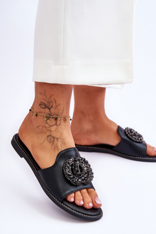 Slippers met mooie details S.Barski KV-520-3 kleur zwart Slippers met mooie details S.Barski KV-520-3 kleur zwart