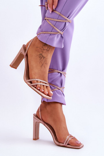 Sandales élégantes à lacets et rivets Nude Nessy 2