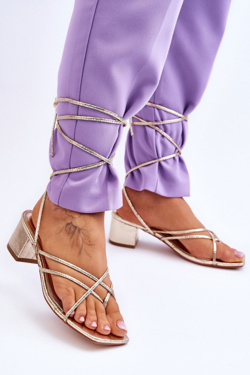 Chaussures à talons hauts avec lanières couleur or Secret Love