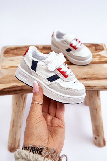 Kindersportschoenen van het klassieke model in de wit-rode kleur Marlin
