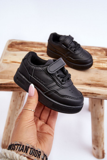 Chaussures de sport pour enfants du modèle classique de couleur noire Marlin