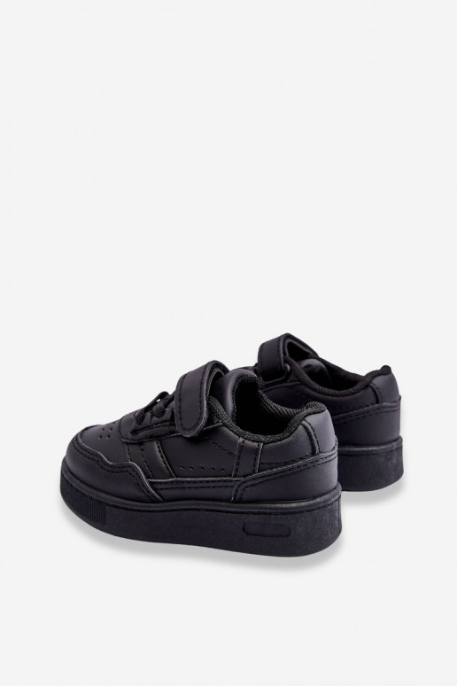 Chaussures de sport pour enfants du modèle classique de couleur noire Marlin