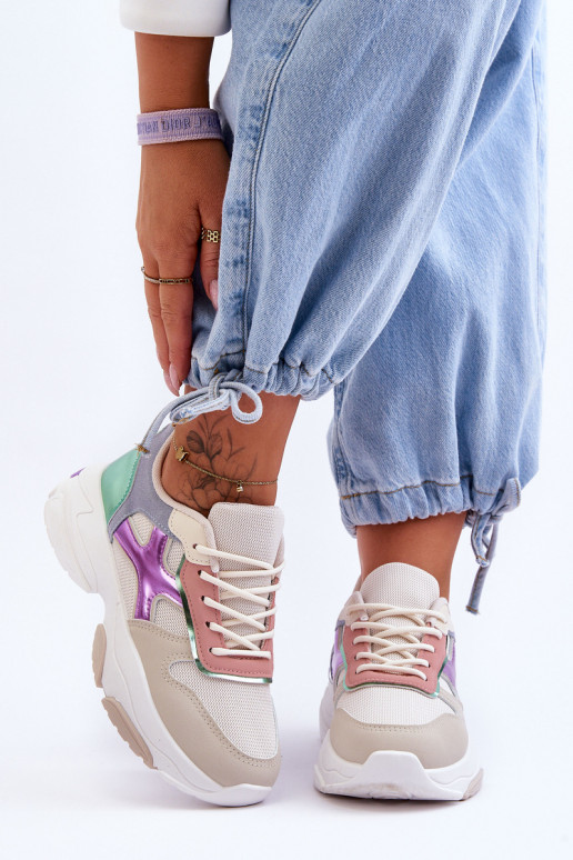 Sneakers Modell Schuhe mit Schnürsenkeln beige-grüne Farbe Cortes Sneakers Modell Schuhe mit Schnürsenkeln beige-grüne Farbe Cortes