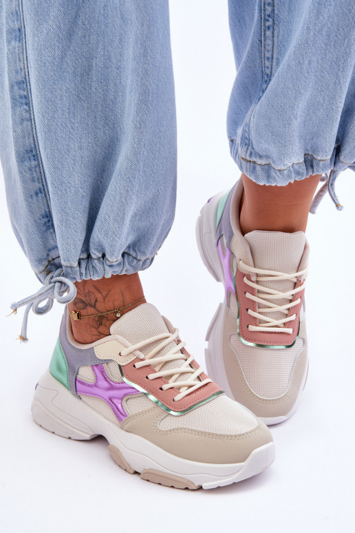 Sneakers Modell Schuhe mit Schnürsenkeln beige-grüne Farbe Cortes Sneakers Modell Schuhe mit Schnürsenkeln beige-grüne Farbe Cortes