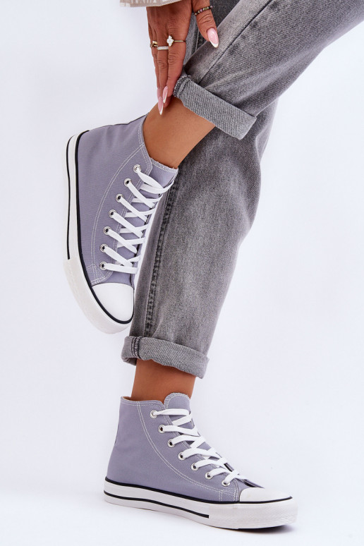 Klassische Sneaker-Modelle in der Farbe Grau von Remos