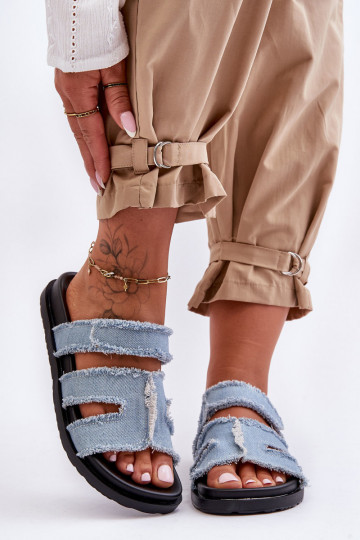 Hausschuhe mit Klebeverschlüssen in der blauen Farbe Lamirose 2