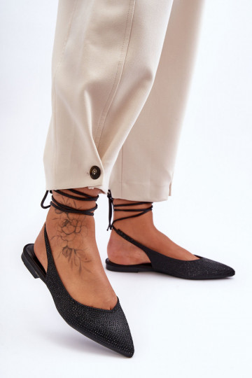 Klassiek model schoenen met hoge hak en spitse neus, kleur zwart Delimena