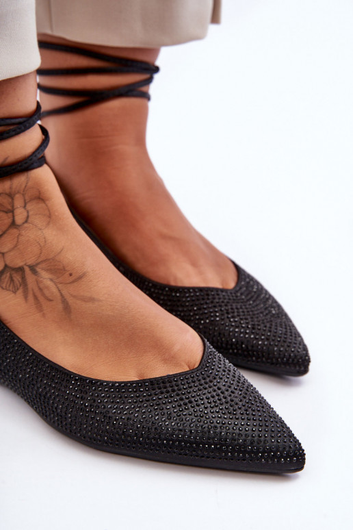 Klassiek model schoenen met hoge hak en spitse neus, kleur zwart Delimena Klassiek model schoenen met hoge hak en spitse neus, kleur zwart Delimena