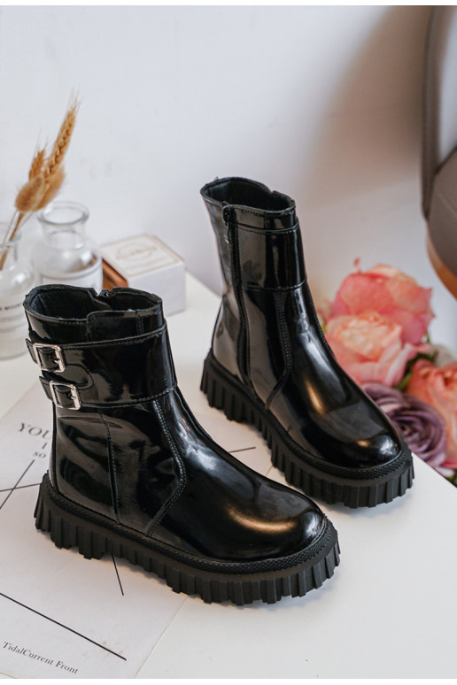 Kinderstiefel mit Lackeffekt und Schnallen in der Farbe Schwarz Chloraia Kinderstiefel mit Lackeffekt und Schnallen in der Farbe Schwarz Chloraia