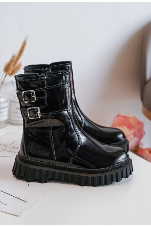 Kinderstiefel mit Lackeffekt und Schnallen in der Farbe Schwarz Chloraia Kinderstiefel mit Lackeffekt und Schnallen in der Farbe Schwarz Chloraia