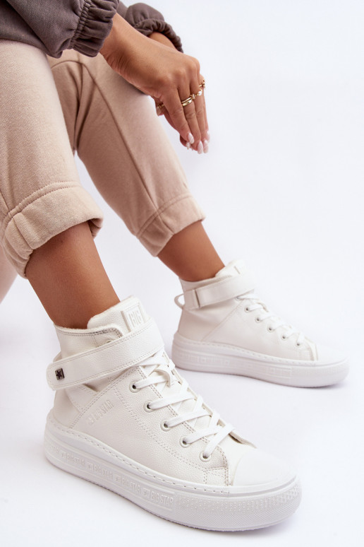 Freizeitschuhe erwärmt mit Plateau Big Star weiß Farbe MM274006