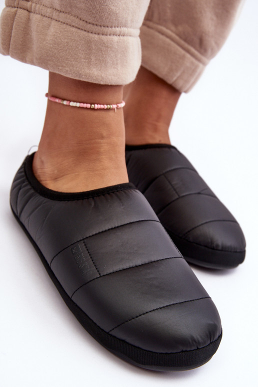 Chaussons réchauffés en noir Big Star KK274604