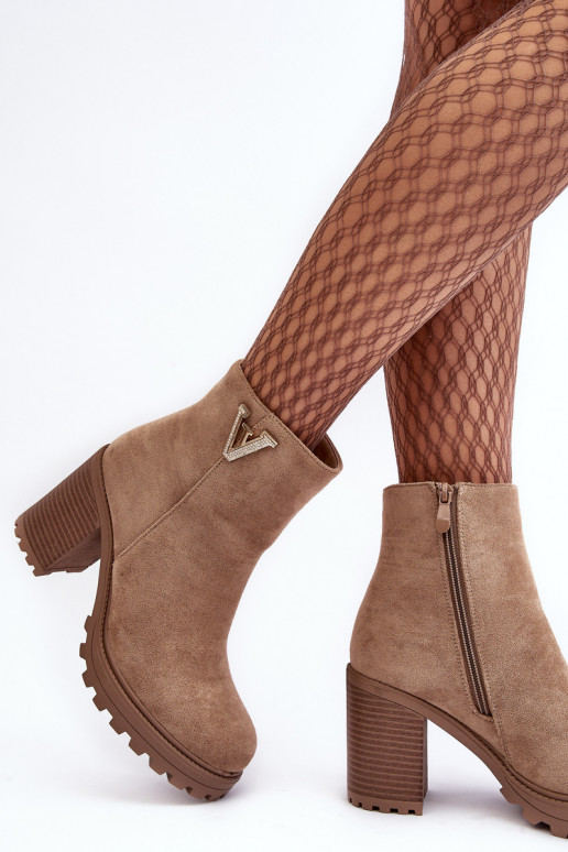 Bottines en daim avec ornements beige Strong