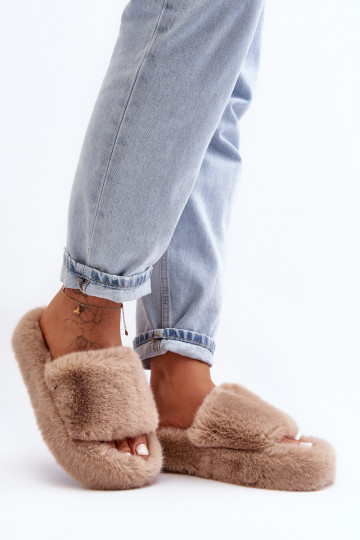 avec un manteau de fourrure Chaussons Féminin beige Biella 2