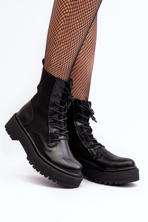 Stiefel mit sockenartiger Sohle und Schnürsenkeln in der Farbe Schwarz von Dedinva