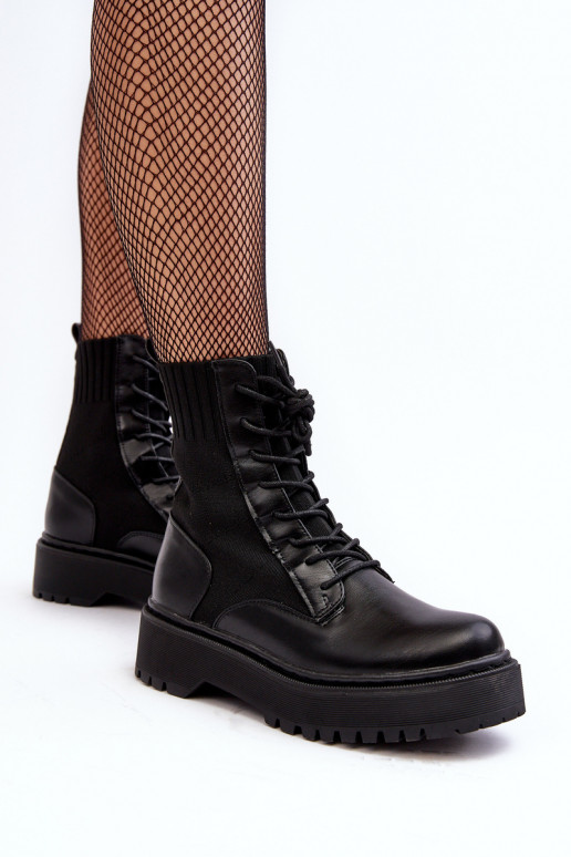 Stiefel mit sockenartiger Sohle und Schnürsenkeln in der Farbe Schwarz von Dedinva