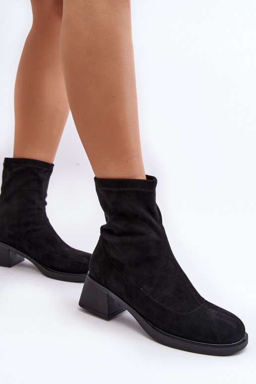 Bottines femme à talon bas noires Aphroteia