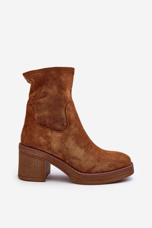 Stiefel mit hohen Absätzen in brauner Farbe Argastis