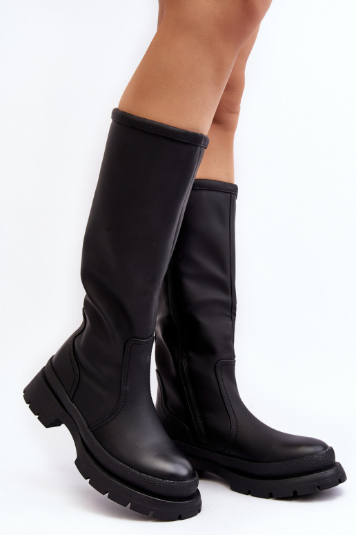 Warme Stiefel mit breiten Absätzen in der Farbe Schwarz von Desiren Warme Stiefel mit breiten Absätzen in der Farbe Schwarz von Desiren