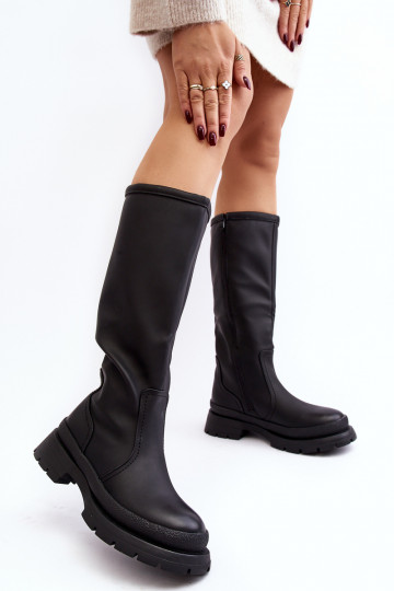 Warme Stiefel mit breiten Absätzen in der Farbe Schwarz von Desiren 2
