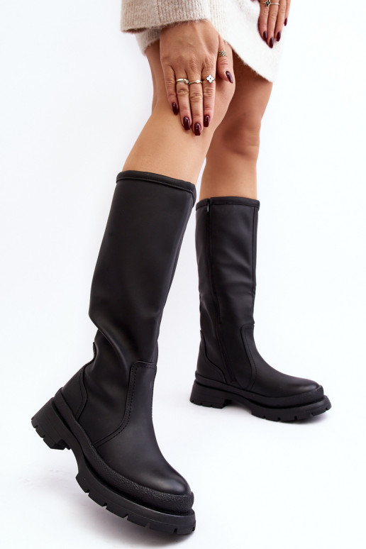 Warme Stiefel mit breiten Absätzen in der Farbe Schwarz von Desiren Warme Stiefel mit breiten Absätzen in der Farbe Schwarz von Desiren