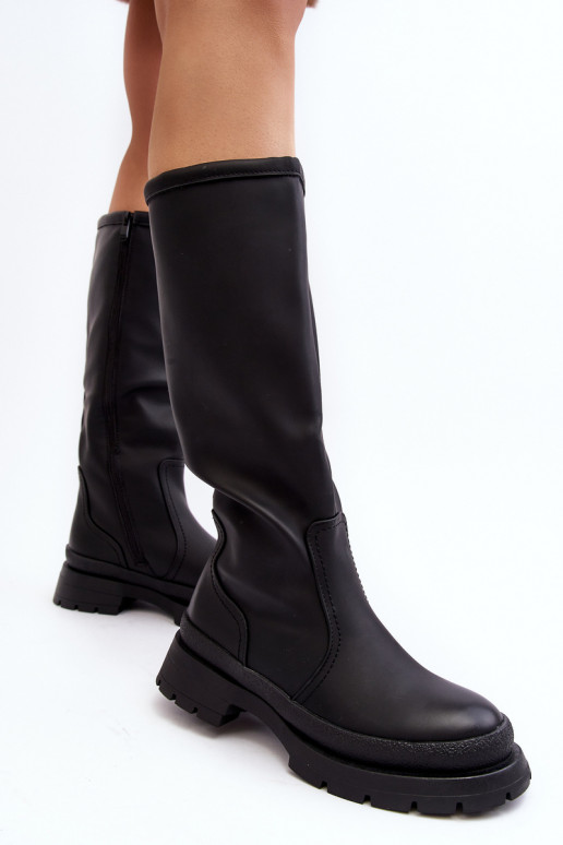Warme Stiefel mit breiten Absätzen in der Farbe Schwarz von Desiren Warme Stiefel mit breiten Absätzen in der Farbe Schwarz von Desiren