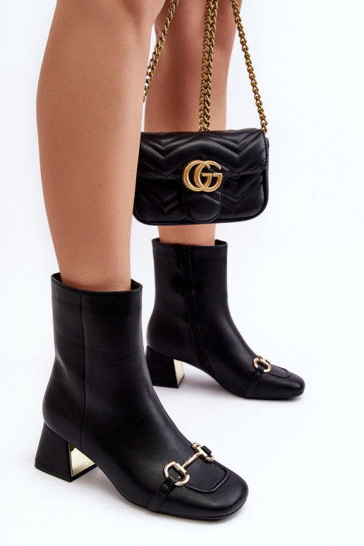 Bottines à talons avec ornements en noir Adinah Bottines à talons avec ornements en noir Adinah