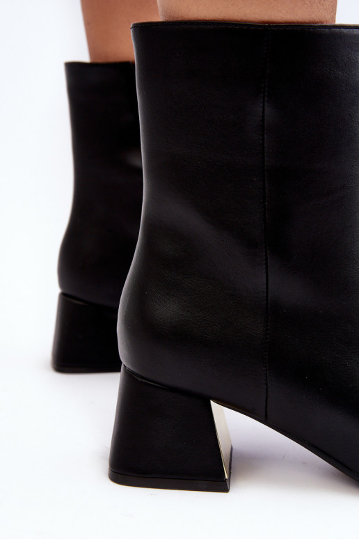 Bottines à talons avec ornements en noir Adinah Bottines à talons avec ornements en noir Adinah