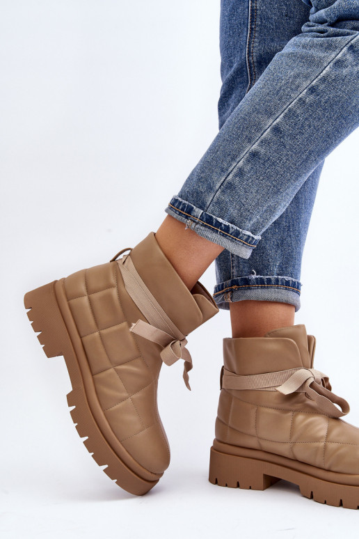 Stiefel mit Steppmuster in der Farbe Khaki von Bizzanti