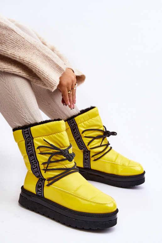 Schneestiefel mit stylischen Details in Gelb Lilara