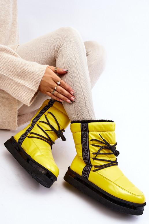 Schneestiefel mit stylischen Details in Gelb Lilara