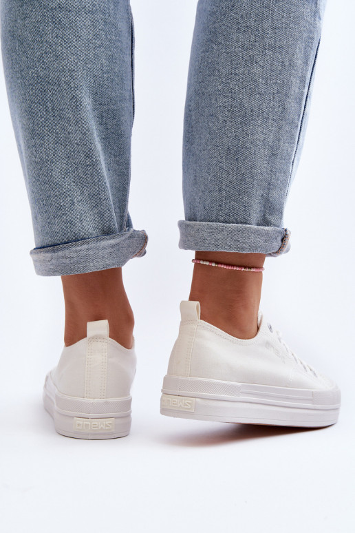 Textiel sneakers in witte kleur Staneva