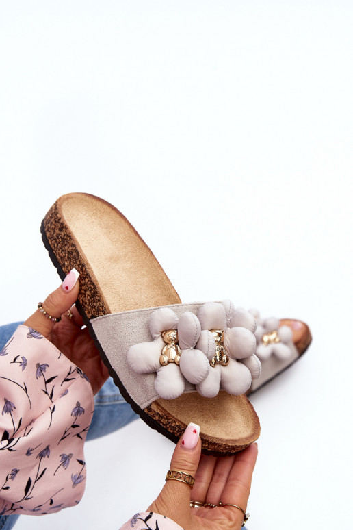 Damenhausschuhe mit schönen Details in der grauen Farbe Bunlia Damenhausschuhe mit schönen Details in der grauen Farbe Bunlia