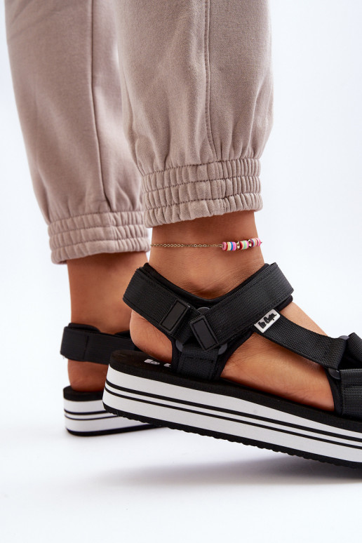 Damensandalen mit Plateau Lee Cooper LCW-24-05-2753 schwarze Farbe Damensandalen mit Plateau Lee Cooper LCW-24-05-2753 schwarze Farbe