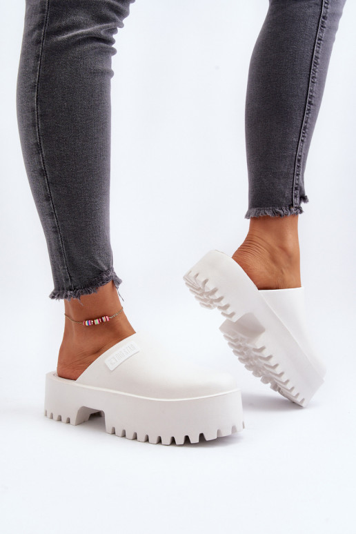 Slippers met modieuze massieve zolen Big Star NN274015 witte kleur Slippers met modieuze massieve zolen Big Star NN274015 witte kleur