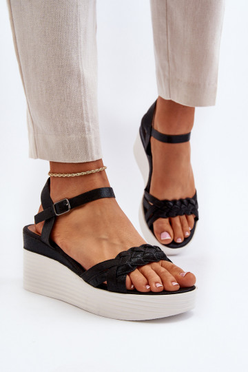 Plateausandalen in de kleur zwart Esinna