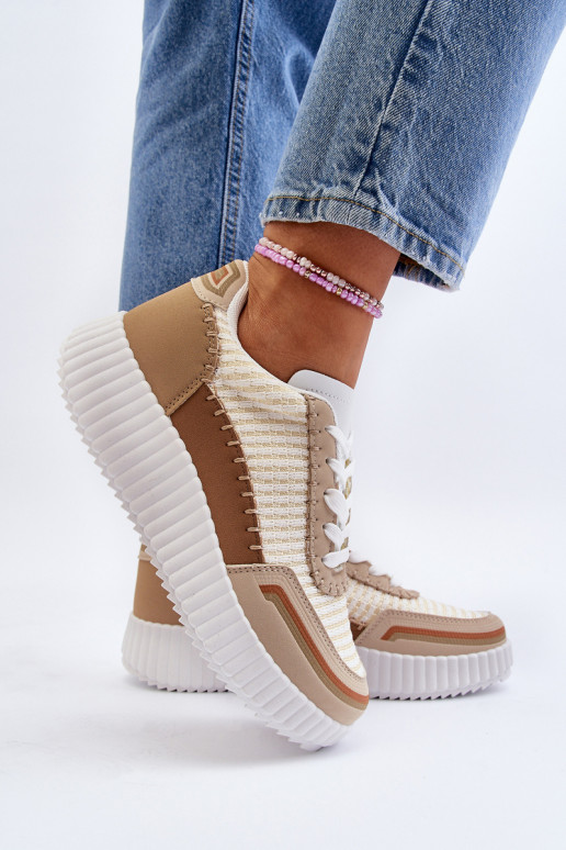 Chaussures modèle baskets à plateforme beige Redala