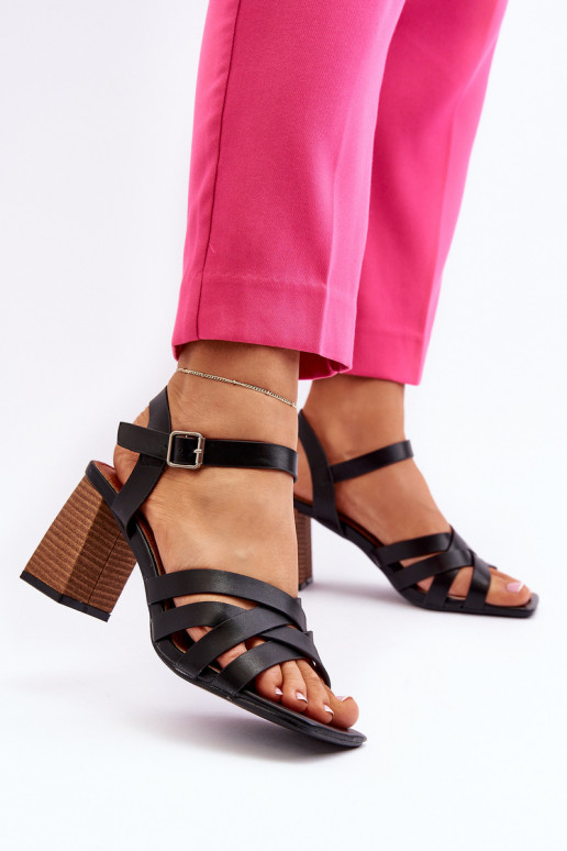 Damen-Sandalen mit hohen Absätzen in der Farbe Schwarz von Opifiana Damen-Sandalen mit hohen Absätzen in der Farbe Schwarz von Opifiana