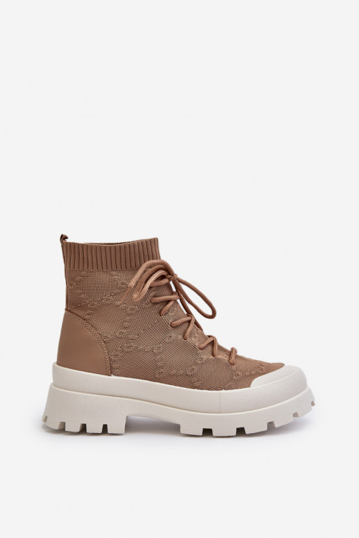 avec une semelle intérieure de type chaussette avec une semelle intérieure de type chaussette