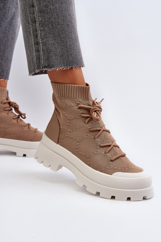 avec une semelle intérieure de type chaussette avec une semelle intérieure de type chaussette