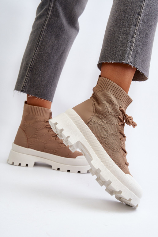 met een sokachtige binnenzool met een sokachtige binnenzool